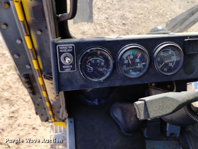 image for item DV6517 1997 Mack MR6 semi truck