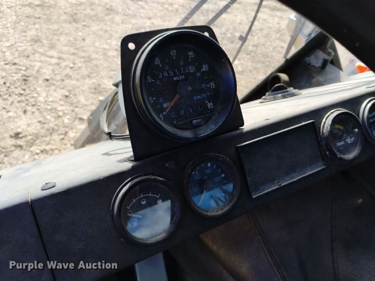 image for item DV6517 1997 Mack MR6 semi truck