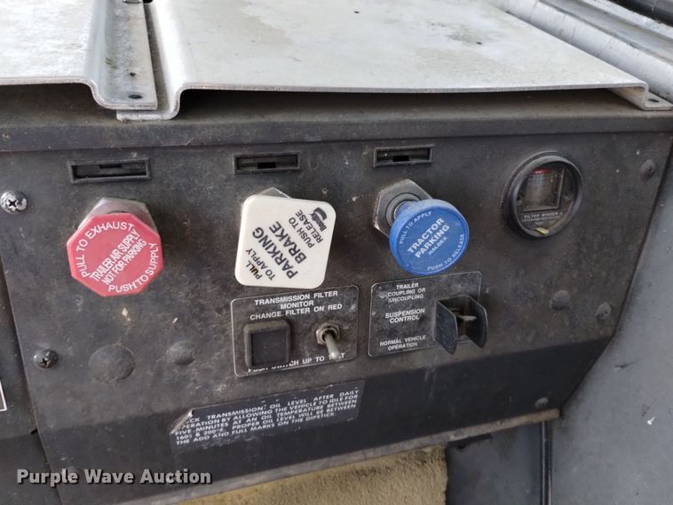 image for item DV6517 1997 Mack MR6 semi truck