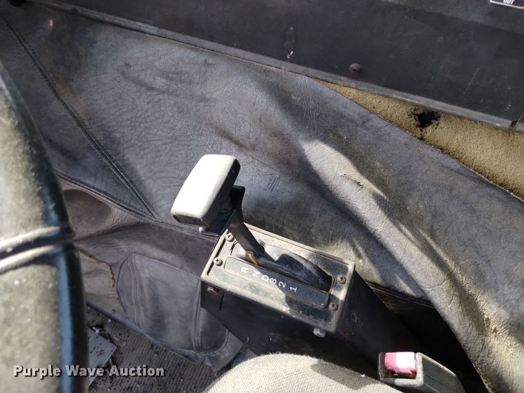 image for item DV6517 1997 Mack MR6 semi truck