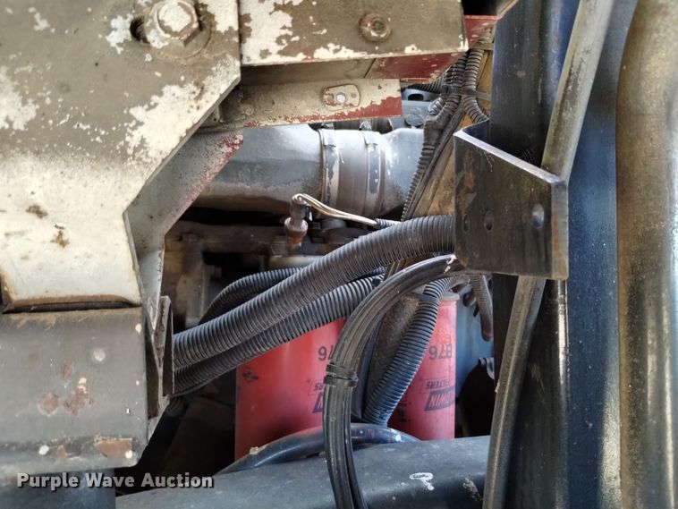 image for item DV6517 1997 Mack MR6 semi truck