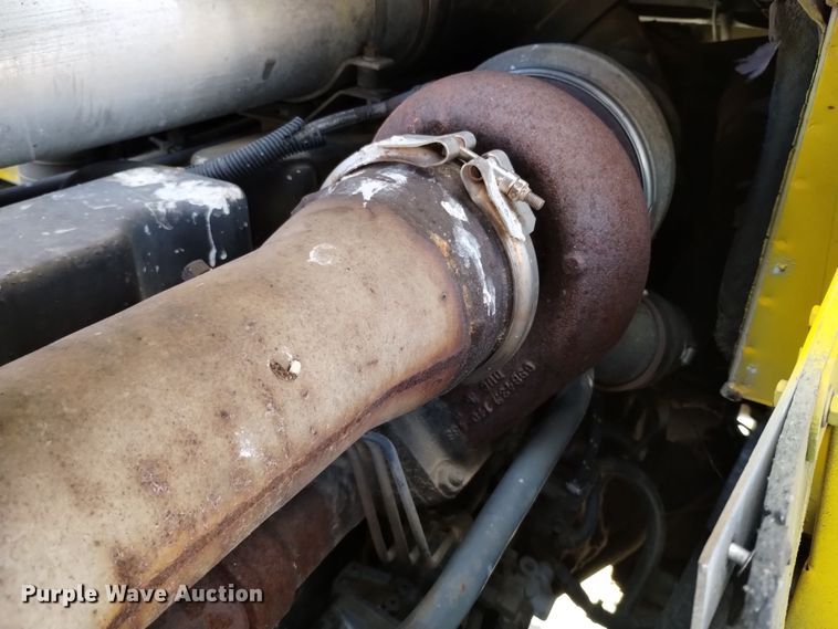 image for item DV6517 1997 Mack MR6 semi truck