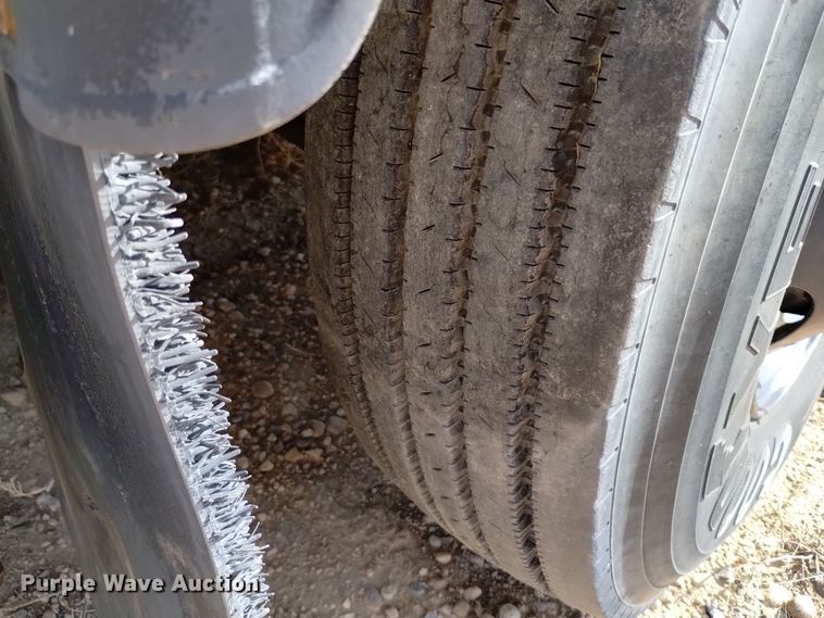 image for item DV6517 1997 Mack MR6 semi truck