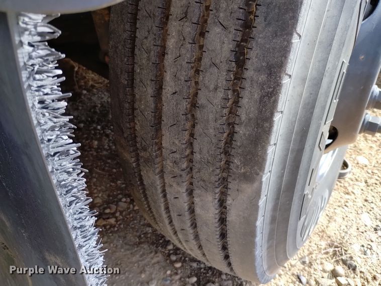 image for item DV6517 1997 Mack MR6 semi truck