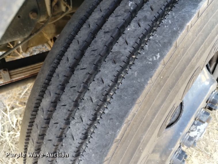 image for item DV6517 1997 Mack MR6 semi truck