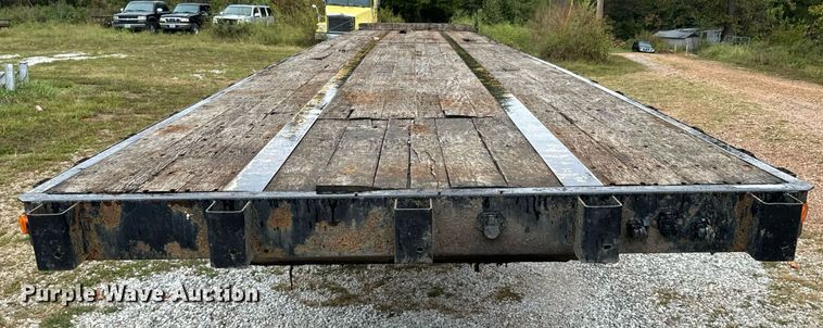 image for item DX1351 2007 Great Dane flatbed trailer