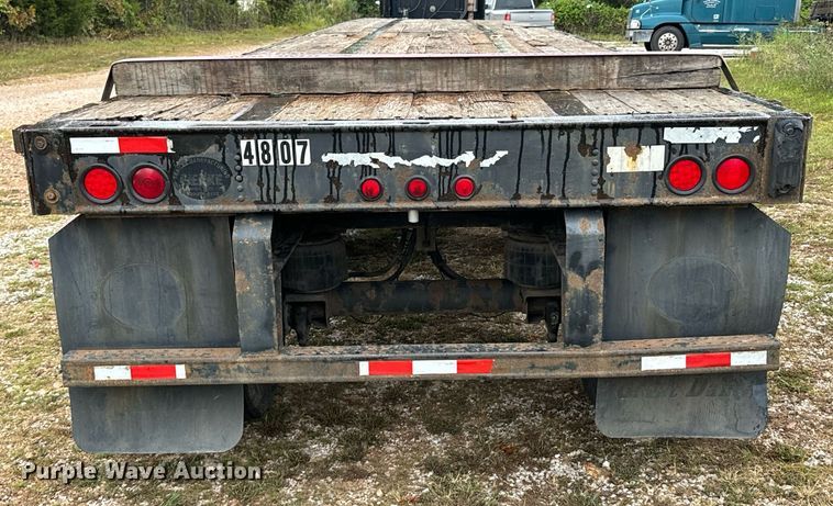 image for item DX1351 2007 Great Dane flatbed trailer