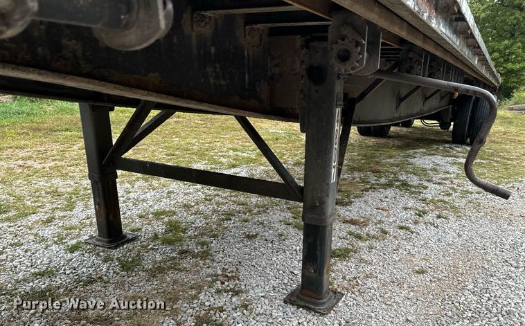 image for item DX1351 2007 Great Dane flatbed trailer