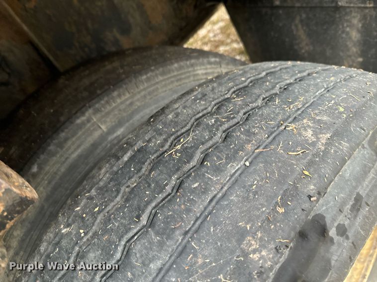 image for item DX1351 2007 Great Dane flatbed trailer