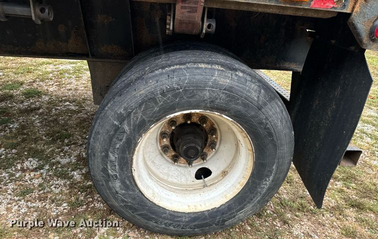 image for item DX1351 2007 Great Dane flatbed trailer