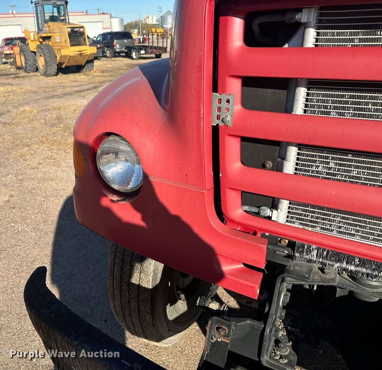 image for item DX3771 2000 Sterling LT7500 oil distributor truck