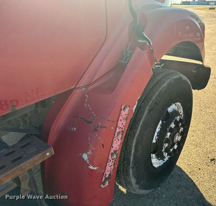 image for item DX3771 2000 Sterling LT7500 oil distributor truck