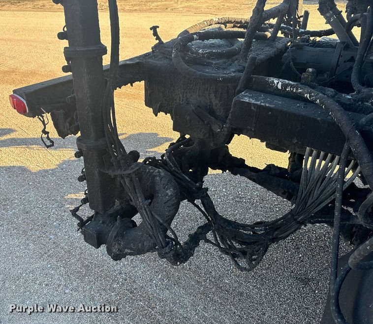 image for item DX3771 2000 Sterling LT7500 oil distributor truck