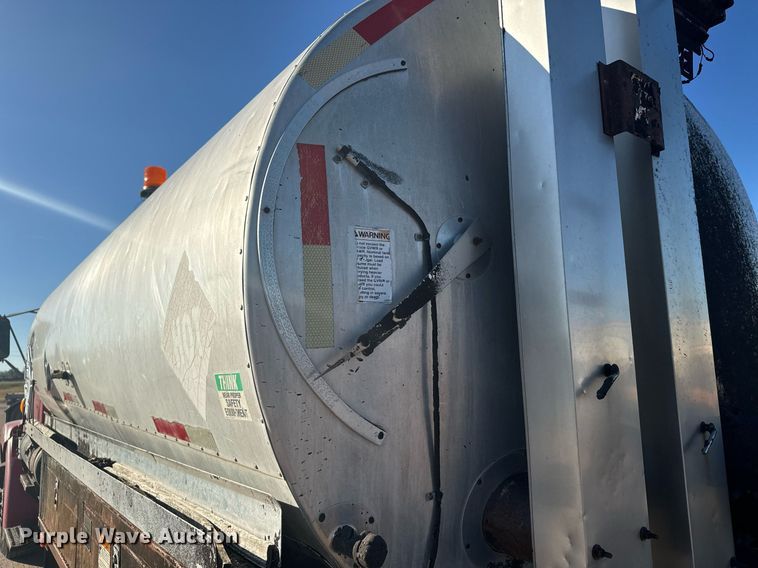 image for item DX3771 2000 Sterling LT7500 oil distributor truck