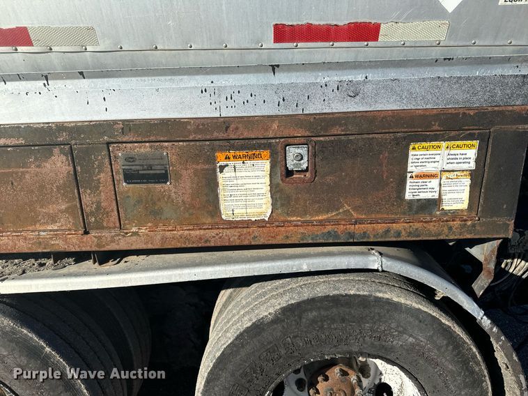 image for item DX3771 2000 Sterling LT7500 oil distributor truck