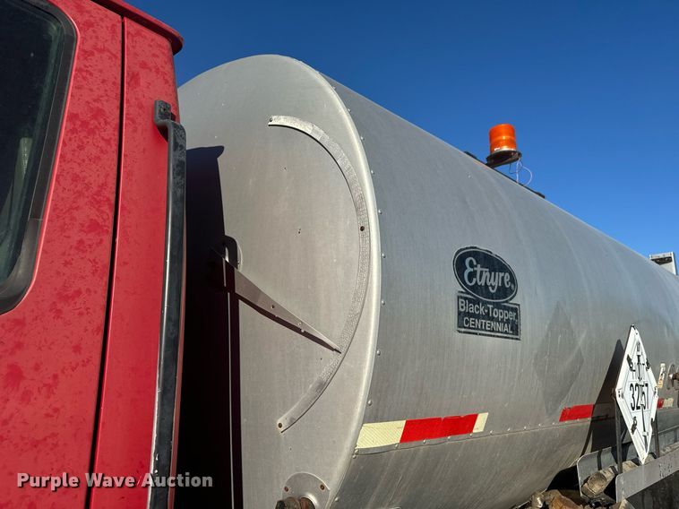 image for item DX3771 2000 Sterling LT7500 oil distributor truck