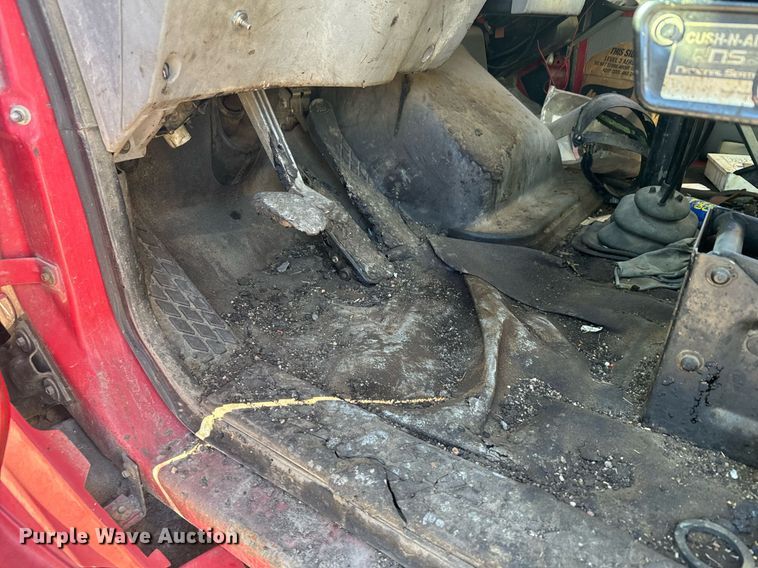 image for item DX3771 2000 Sterling LT7500 oil distributor truck