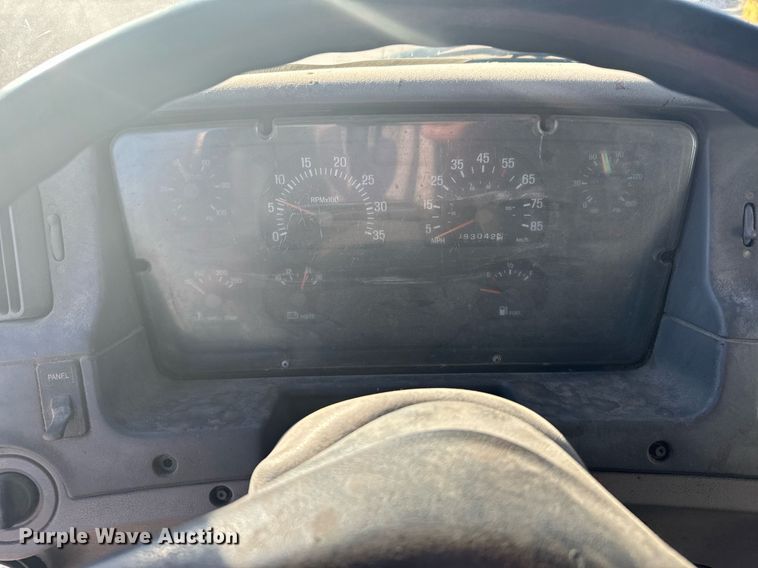 image for item DX3771 2000 Sterling LT7500 oil distributor truck