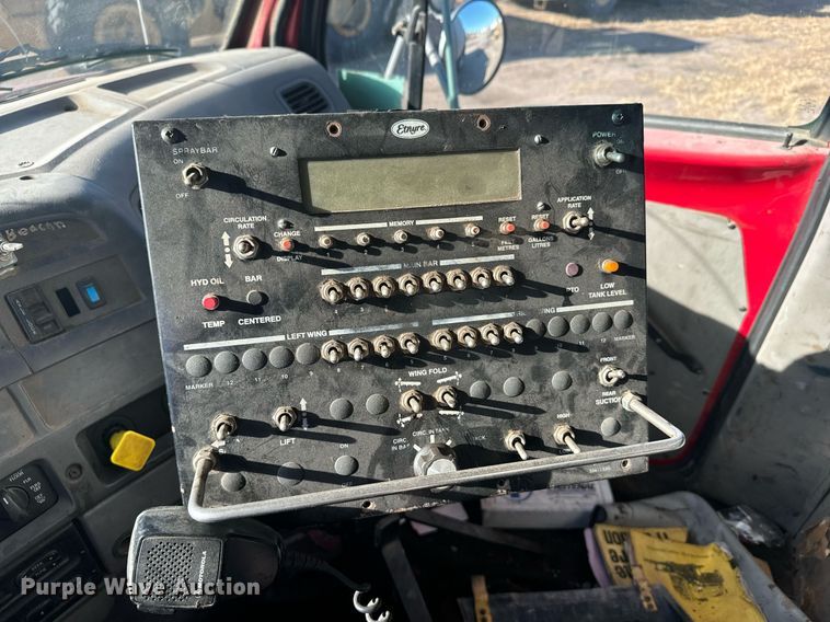 image for item DX3771 2000 Sterling LT7500 oil distributor truck