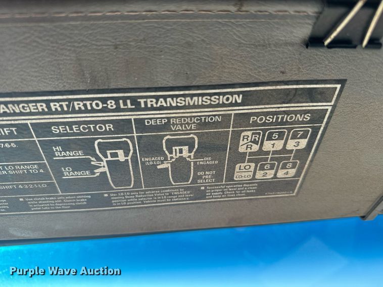 image for item DX3771 2000 Sterling LT7500 oil distributor truck