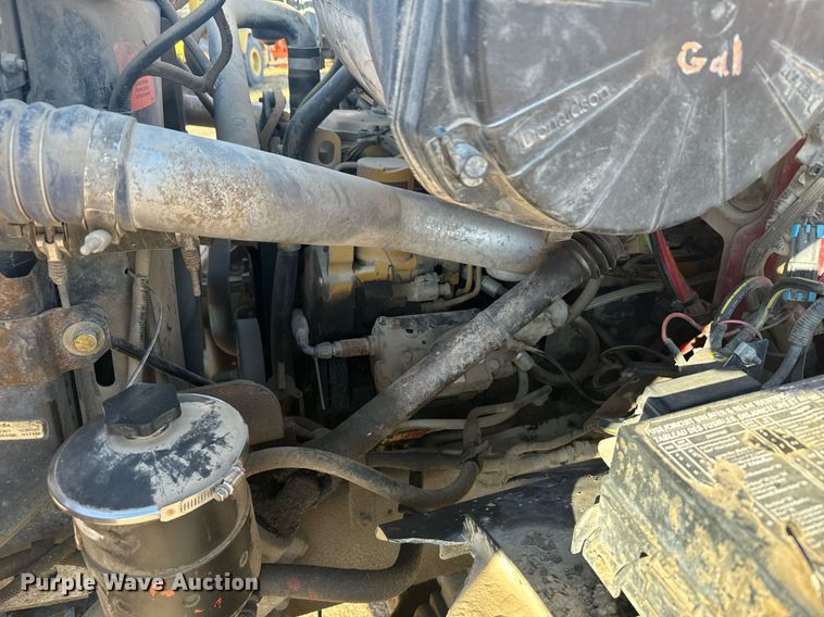 image for item DX3771 2000 Sterling LT7500 oil distributor truck