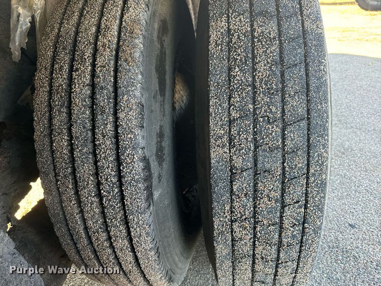 image for item DX3771 2000 Sterling LT7500 oil distributor truck