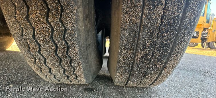 image for item DX3771 2000 Sterling LT7500 oil distributor truck