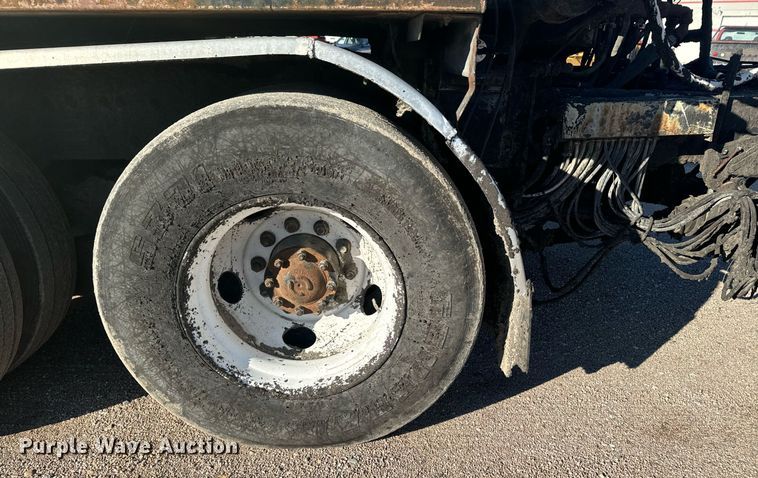 image for item DX3771 2000 Sterling LT7500 oil distributor truck