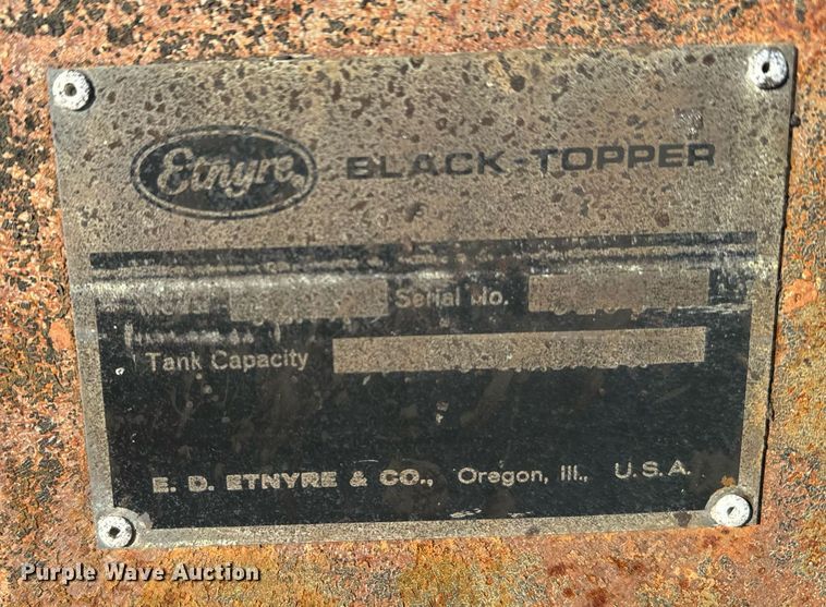 image for item DX3771 2000 Sterling LT7500 oil distributor truck