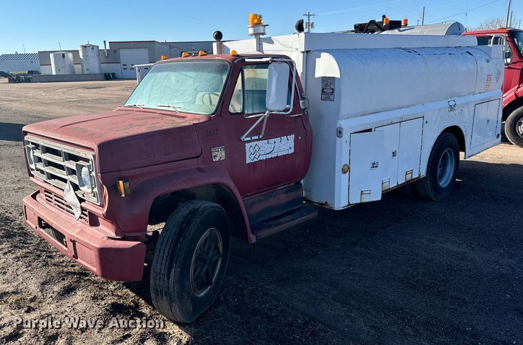 image for item DX3772 1979 Chevrolet C7D042 fuel truck