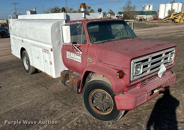 image for item DX3772 1979 Chevrolet C7D042 fuel truck