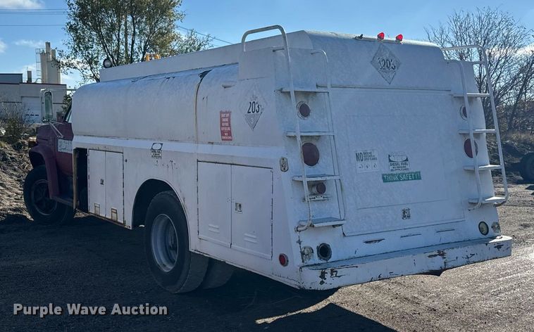 image for item DX3772 1979 Chevrolet C7D042 fuel truck