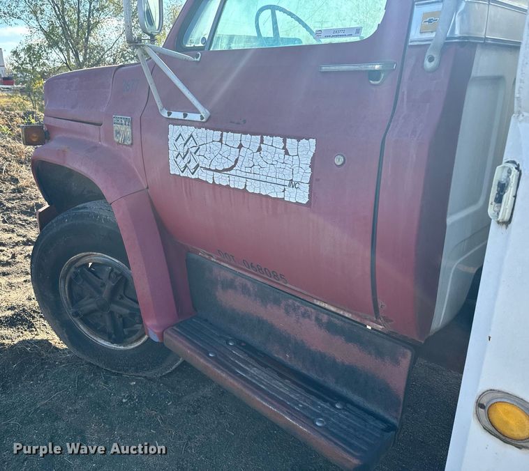 image for item DX3772 1979 Chevrolet C7D042 fuel truck