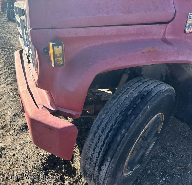 image for item DX3772 1979 Chevrolet C7D042 fuel truck