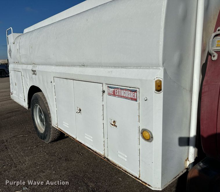 image for item DX3772 1979 Chevrolet C7D042 fuel truck