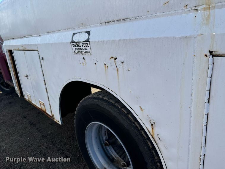 image for item DX3772 1979 Chevrolet C7D042 fuel truck