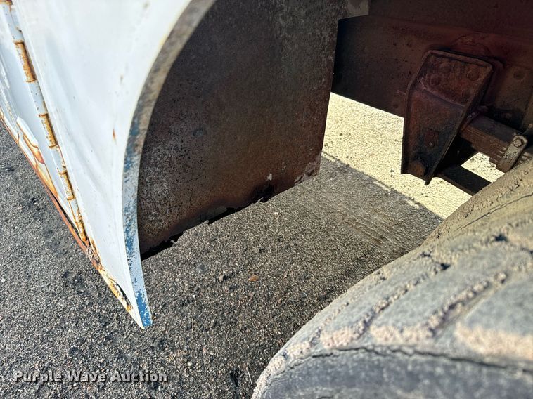 image for item DX3772 1979 Chevrolet C7D042 fuel truck