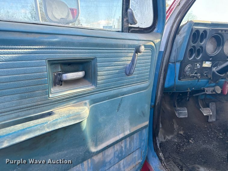 image for item DX3772 1979 Chevrolet C7D042 fuel truck