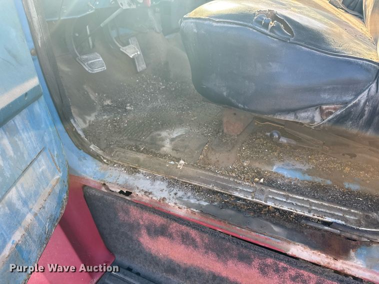 image for item DX3772 1979 Chevrolet C7D042 fuel truck