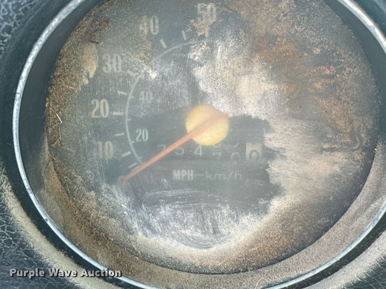 image for item DX3772 1979 Chevrolet C7D042 fuel truck