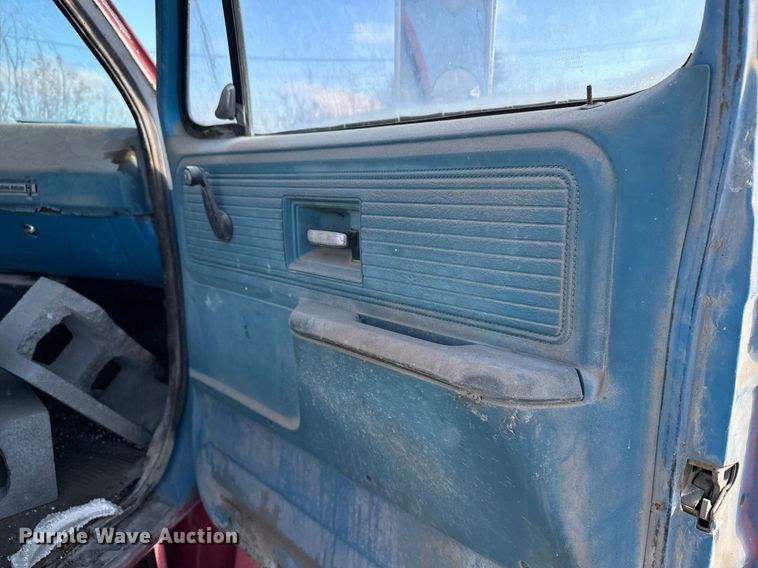 image for item DX3772 1979 Chevrolet C7D042 fuel truck