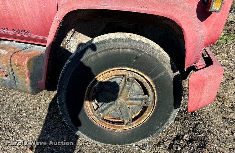 image for item DX3772 1979 Chevrolet C7D042 fuel truck