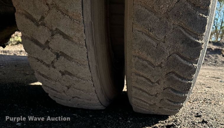 image for item DX3772 1979 Chevrolet C7D042 fuel truck