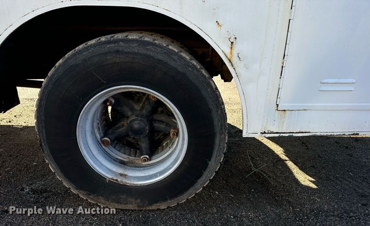 image for item DX3772 1979 Chevrolet C7D042 fuel truck