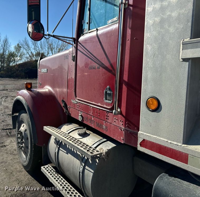 image for item DX3773 1999 Kenworth W900 dump truck