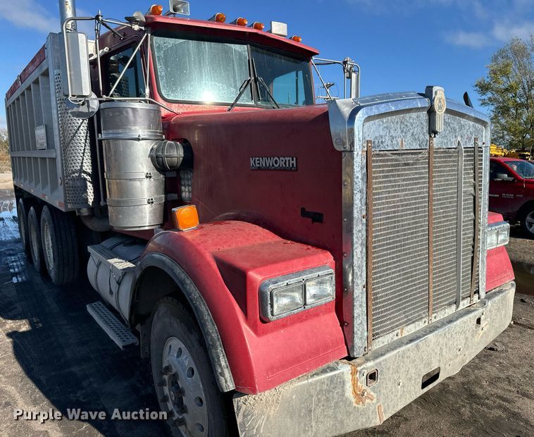 image for item DX3773 1999 Kenworth W900 dump truck