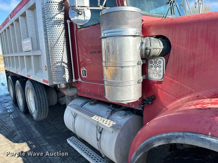 image for item DX3773 1999 Kenworth W900 dump truck