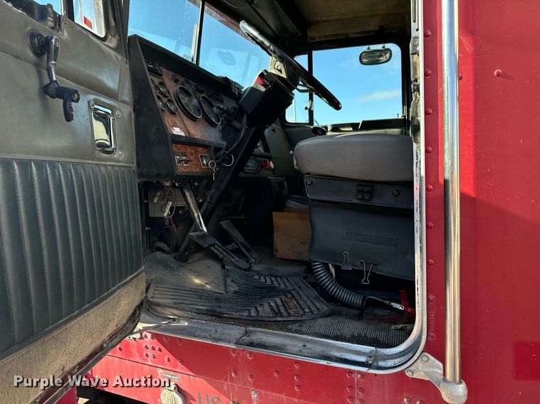 image for item DX3773 1999 Kenworth W900 dump truck