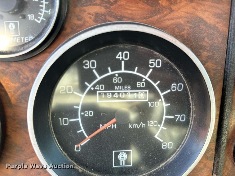 image for item DX3773 1999 Kenworth W900 dump truck