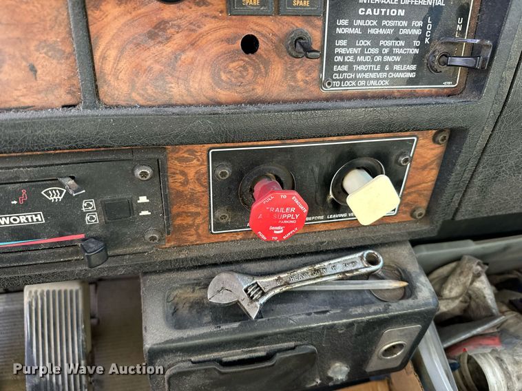 image for item DX3773 1999 Kenworth W900 dump truck